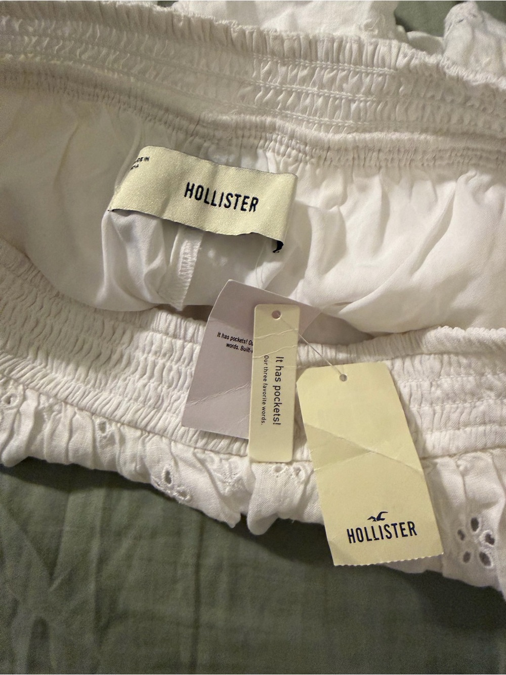NEW!! Women’s Hollister White Tiered Eyelet Mini Skirt Size S - Picture 3 of 4
